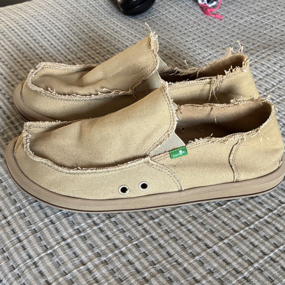 Sanuk men’s slip on Shoes